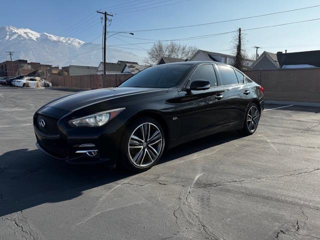 2017 INFINITI Q50 Premium