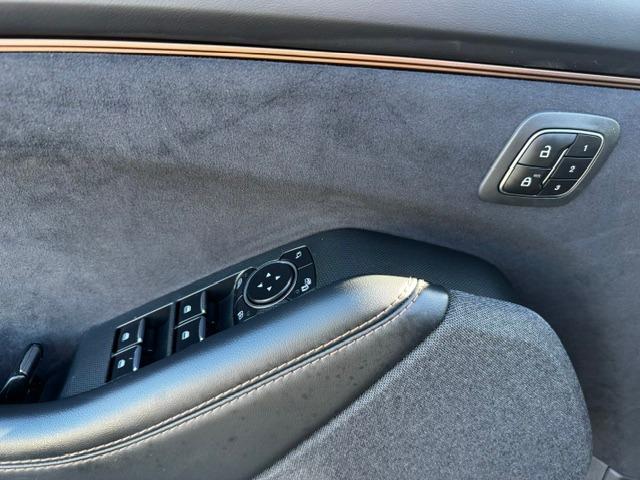 Vehicle Photograph