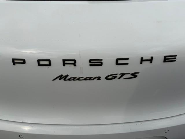 Vehicle Photograph