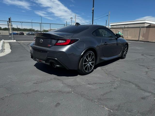 Vehicle Photograph
