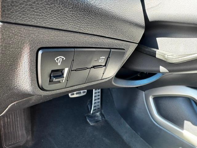 Vehicle Photograph