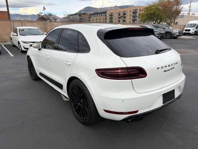 Vehicle Photograph