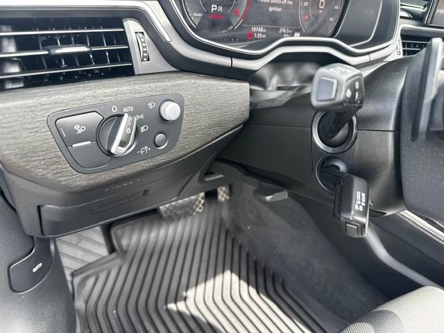 Vehicle Photograph