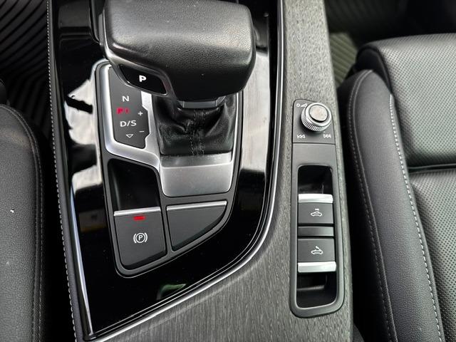 Vehicle Photograph