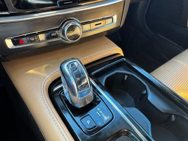 Vehicle Photograph